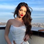 andreea bostanica si a imbodobit bradul cu globuri bijuterie in valoare de mii de euro fanii au criticat o dur e mai scump decat chiria mea 675d45d4d9c68