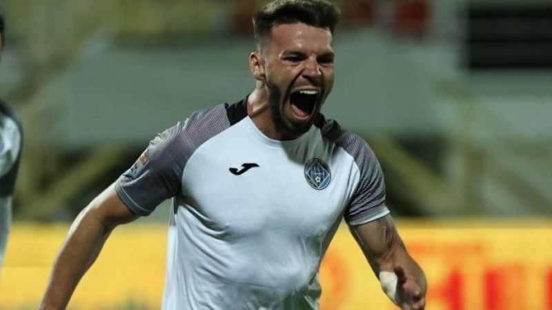andrei cordea spectacol in ultimul meci la al tai a inscris un hat trick si a fost mvp ul partidei 6750883fa65a0