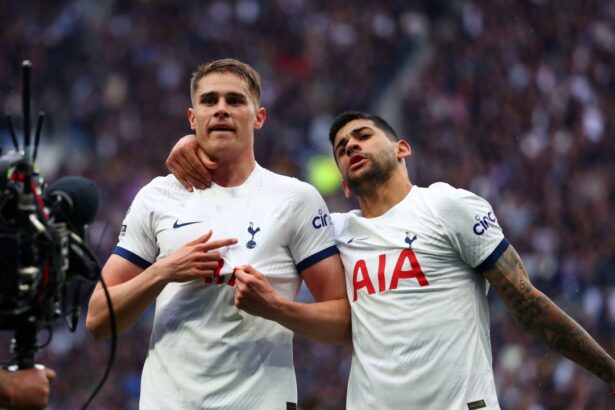 ange postecoglou anunta cand revin romero si van de ven concurentii lui dragusin de la tottenham 6750687fb556a