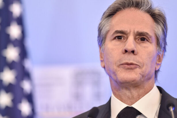 antony blinken ucraina trebuie sa decida intre continuarea luptei si negocieri pentru o incetare a focului 67651b6b55c8c