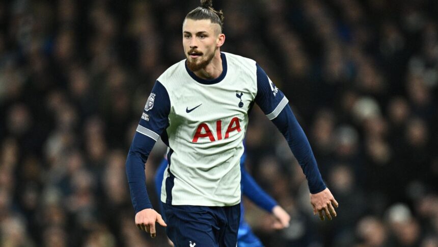 anunt ingrijorator pentru radu dragusin tottenham e gata sa ia o decizie drastica dupa ce romanul a ramas singurul fundas central din lot 675ad8b62b0c2