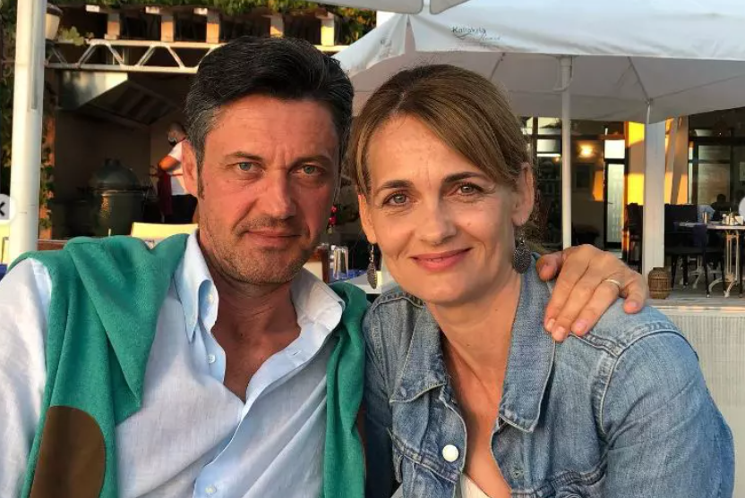 Anunțul actriței Elvira Deatcu după 25 de ani de căsnicie: „Drumul nostru împreună n-a fost totdeauna lin și senin” 1 anuntul facut de actrita elvira deatcu dupa 25 de ani de casnicie drumul nostru impreuna n a fost totdeauna lin si senin 6752b9e28d3c3