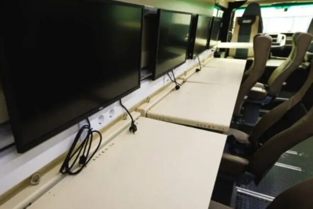 armata ucraineana a inceput testarea posturilor de comanda mobile pentru unitatile de drone 676e4b30422ce