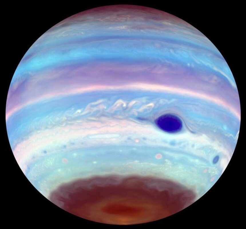 astronomii au descoperit un fenomen care apare si dispare la polii planetei jupiter 674ec567cc93b