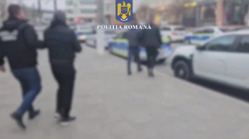 au fost prinsi doi talhari din navodari si au amenintat una din victime cu un cutit 6767f83db18c5