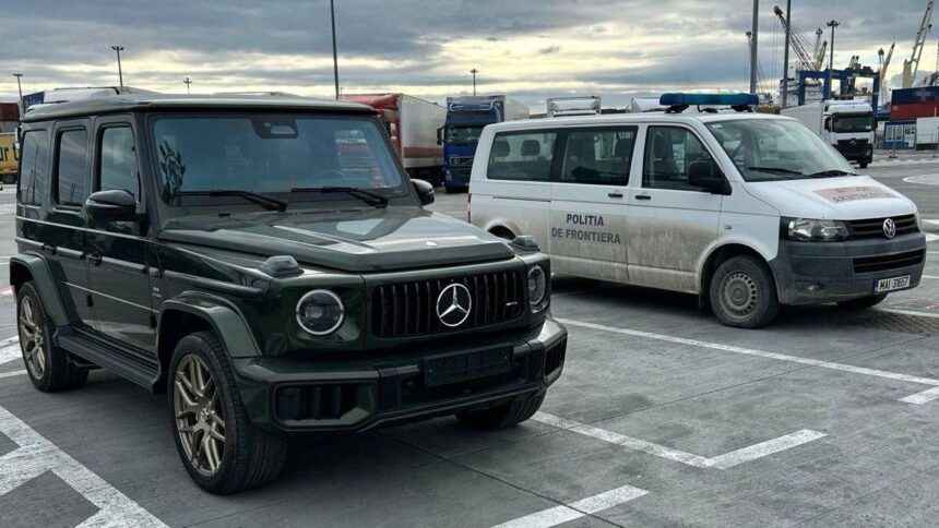 Autoturism de lux, evaluat la aproximativ 1.000.000 de lei, căutat de autoritățile din Polonia, găsit de polițiștii de frontieră în Portul Constanța. 1 autoturism de lux in valoare de aproximativ 1 000 000 de lei cautat de autoritatile din polonia descoperit de politistii de frontiera in portul constanta 675da6550d023