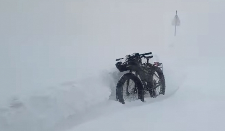 aventura extrema in bucegi un biciclist salvat din viscol 676ae63561698