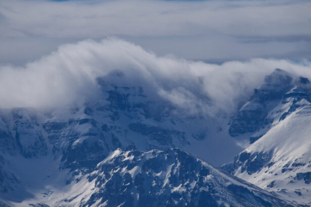 avertisment pentru romanii care merg la munte risc crescut de avalansa care sunt zonele vizate 6769d447cb9cb