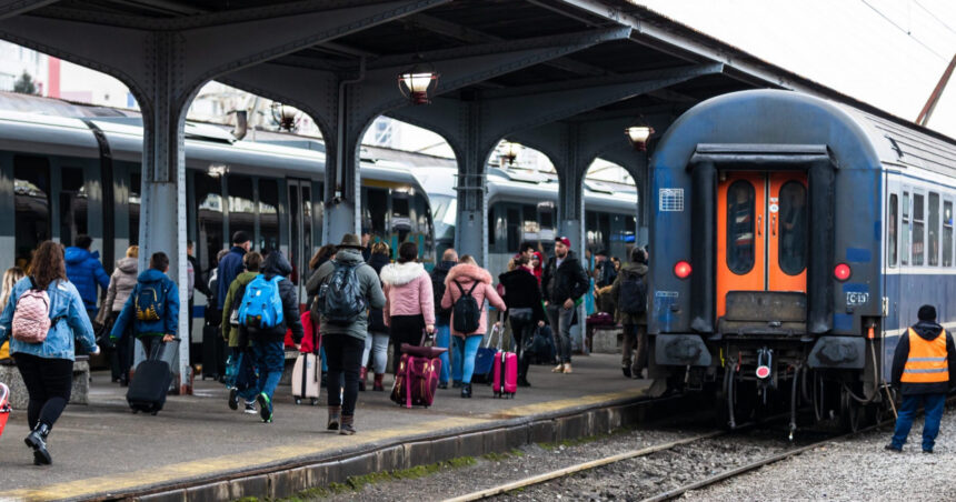 Biletele de tren vor crește cu 4,6% începând cu 15 decembrie 1 biletele de tren se vor scumpi cu 46 incepand cu 15 decembrie 675d2a91acaf0