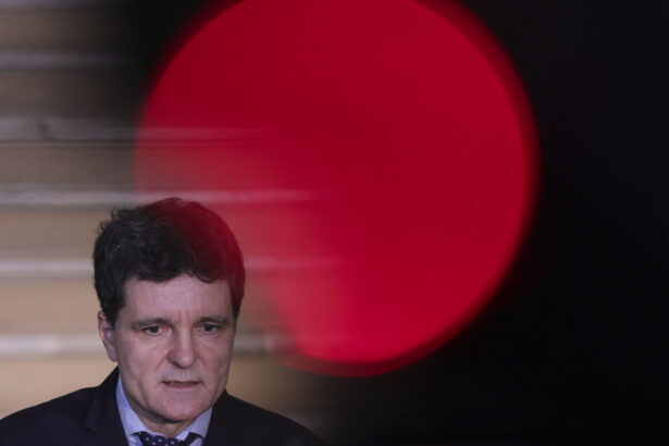 breaking news nicusor dan candideaza la alegerile prezidentiale din 2025 e nevoie de un presedinte care sa asigure directia pro reforma 67606885a5044