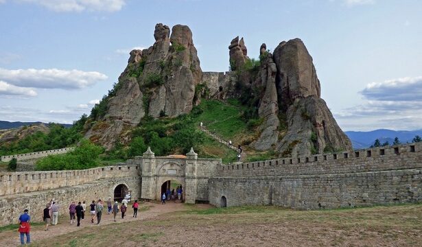 bulgaria majoreaza salariul minim 6773c3693b68f