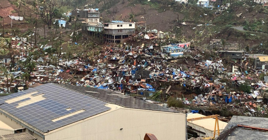 ca si cum o bomba atomica ar fi cazut pe mayotte marturii dupa cel mai puternic ciclon din ultimul secol de pe teritoriul francez 675ff1bebc094