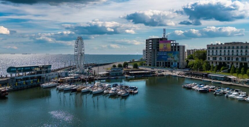 Cafenelele din Portul Tomis au intentat proces Administrației Porturilor Maritime, primarului și concesionarei portului, Tomis Marina Management. 1 cafenelele din portul tomis au dat in judecata administratia porturilor maritime pe primar si pe concesionara portului tomis marina management 6754936d48c06