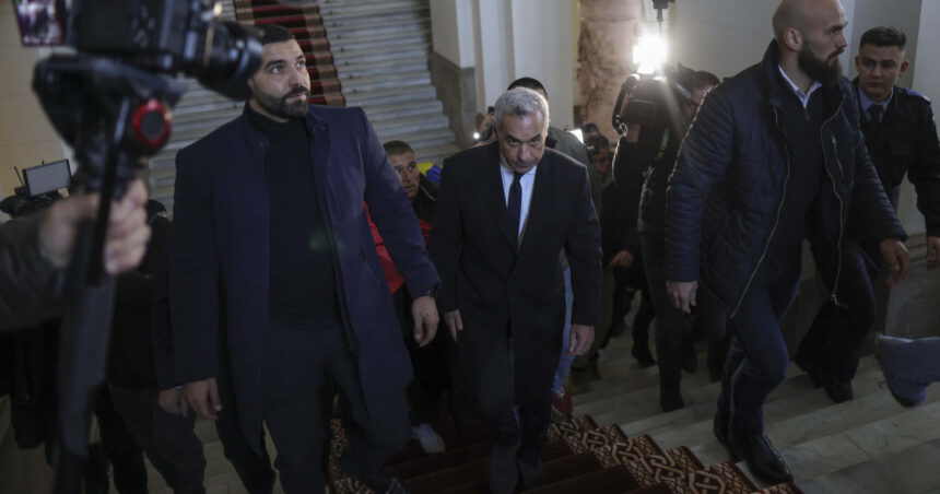 Călin Georgescu așteaptă astăzi decizia Curții de Apel în cazul anulării alegerilor prezidențiale. 1 calin georgescu asteapta azi decizia curtii de apel in dosarul sau privind anularea alegerilor prezidentiale 6773a9e5d43fa