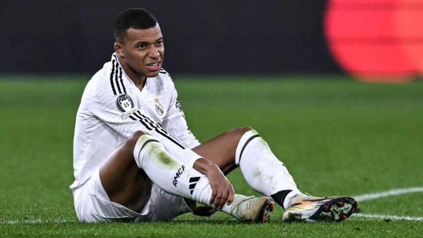 Carlo Ancelotti a discutat despre accidentarea lui Kylian Mbappe, care a fost înlocuit în minutul 36 al meciului cu Atalanta. 1 carlo ancelotti a vorbit despre accidentarea lui kylian mbappe schimbat in minutul 36 al partidei cu atalanta 67593456dc55d