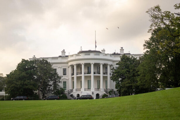 casa alba il apara pe joe biden dupa ce si a gratiat fiul ce a declarat purtatoarea de cuvant 674ee278486ae