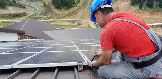 Casa Verde Fotovoltaice, decizie în instanță: Acceptarea garanțiilor de la instituții financiare autorizate în alte țări UE, nu doar de la cele sub jurisdicția BNR 1 casa verde fotovoltaice decizie in instanta ar putea fi acceptate si garantii de la institutii financiare autorizate in alte tari ue nu doar de la cele de sub jurisdictia bnr 676eede0e61a1