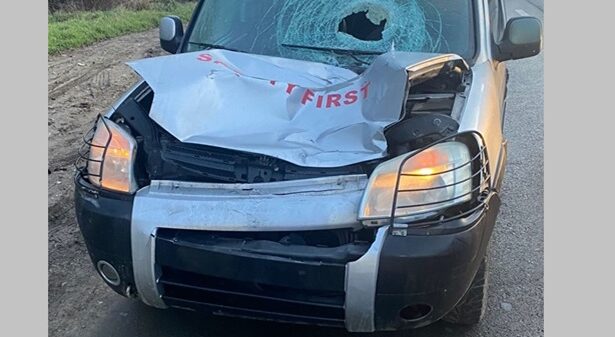 ce scria pe capota masinii din accidentul de la navodari barbat ucis de un autoturism care promova siguranta 675e964f78ff6