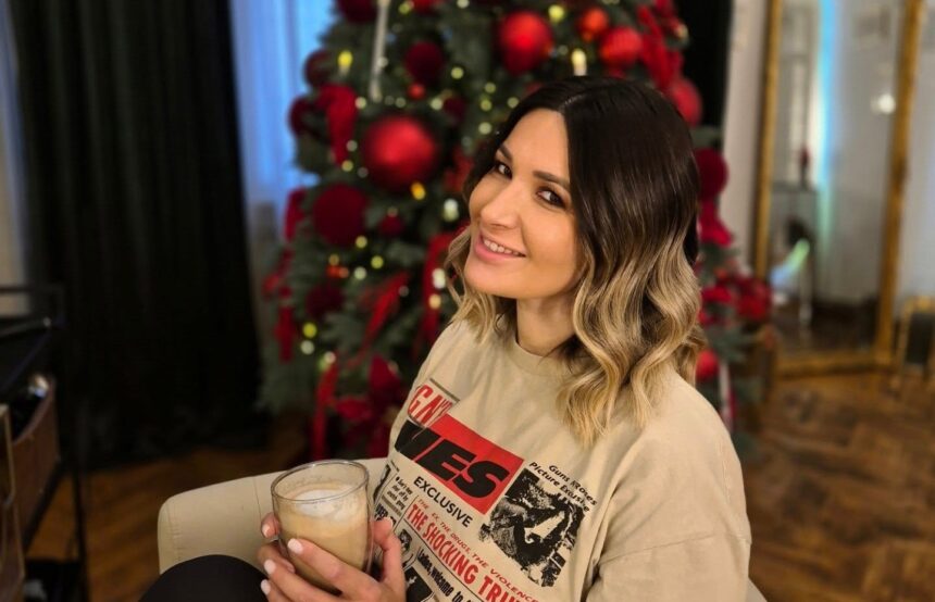 Ce sumă de bani a strâns Ela Crăciun la Festivalul Brazilor de Crăciun. „Știu cât de mulți copii vor să învețe și nu au posibilitatea” 1 ce suma de bani a strans ela craciun in cadrul festivalului brazilor de craciun stiu cat de multi copii vor sa invete si nu au posibilitatea 6756ee4a7ba27