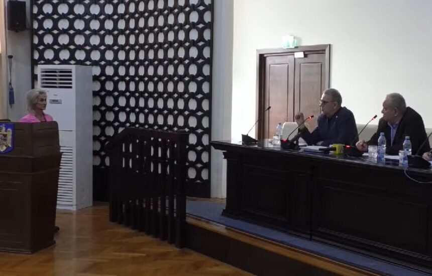 Chițac nu știe cum să scape de Talpeș de la CSM Constanța: „El vrea să iau o decizie, dar va fi nelegală, în secunda doi revine. Haideți să fim deștepți!” 1 chitac nu stie cum sa scape de talpes de la csm constanta el vrea sa dau o decizie dar va fi nelegala in secunda doi vine inapoi haideti sa fim destepti 675c41e4c8d5b