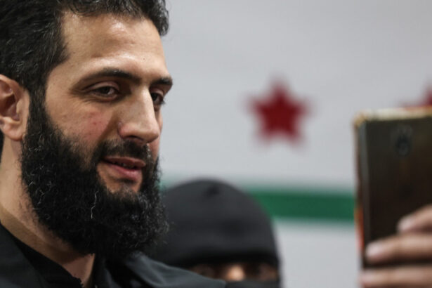 cine este abu mohammed al joulani liderul gruparii rebele care l a dat jos pe assad a evoluat in umbra isis si al qaida 675724c334b44
