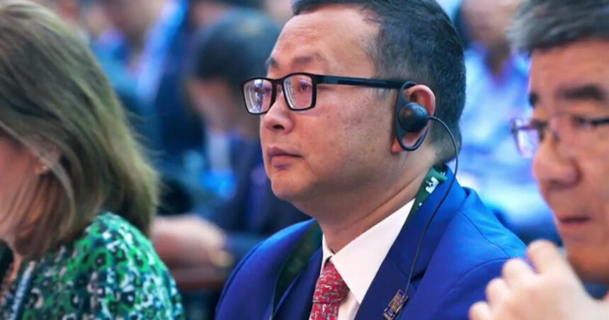Cine este Yang Tengbo, presupusul spion chinez asociat cu prințul Andrew, care gestiona o rețea de personalități influente din Marea Britanie 1 cine este yang tengbo presupusul spion chinez apropiat de printul andrew care controla o retea de figuri britanice influente 676106bde1820