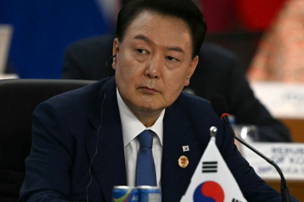 cine este yoon suk yeol presedintele care a decretat legea martiala in coreea de sud controversele din jurul sau 674f41ebea65c