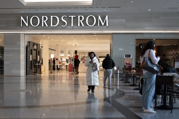 compania de retail nordstrom va fi retrasa de la bursa intr o tranzactie de 625 de miliarde de dolari 676a8c794619a