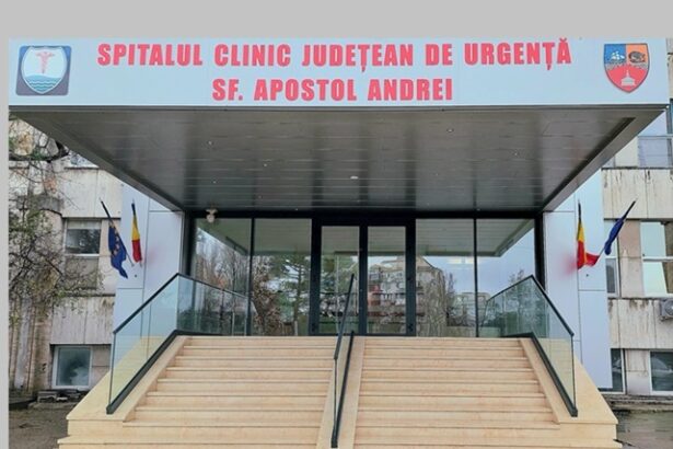 constanta politist lovit cu piciorul in abdomen de un sofer baut in parcarea spitalului judetean 6758538abb0de