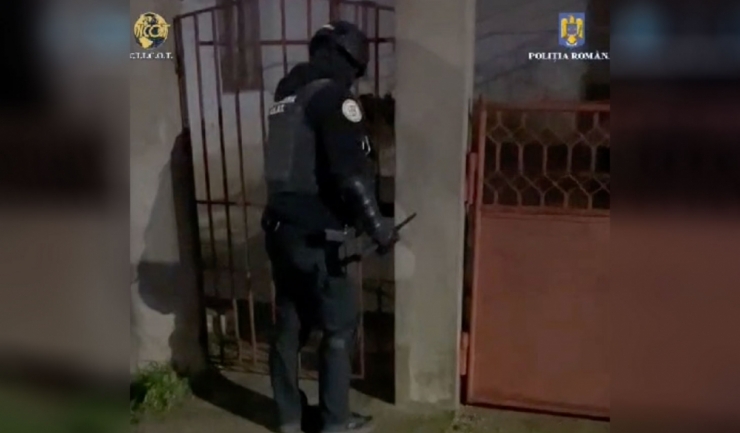 Constanța. Unsprezece persoane cercetate penal pentru trafic de minori, trafic de persoane, proxenetism și utilizarea prostituției infantile 1 constanta unsprezece persoane cercetate penal pentru trafic de minori trafic de persoane proxenetism si folosirea prostitutiei infantile 675b414489a25