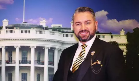 constanteanul sprinceana din echipa lui trump toti politicienii folosesc tiktok dintr o data este o problema in romania in sua oricat le displace lucrul asta si oricat le place pu 67655cfb2ab5e