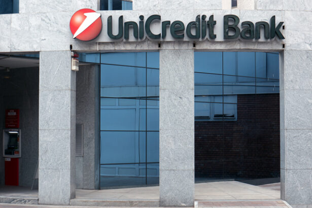 credit agricole creeaza un scut in italia impotriva unicredit 6756ed45b891d