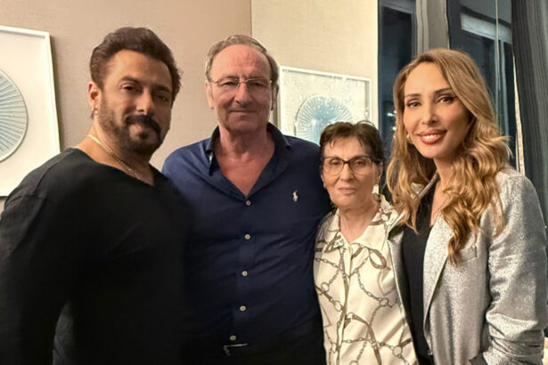 cum a fost surprinsa iulia vantur cu parintii la concertul lui salman khan din dubai starul de la bollywood a facut show in fata socrilor 6756c6f1a63bf