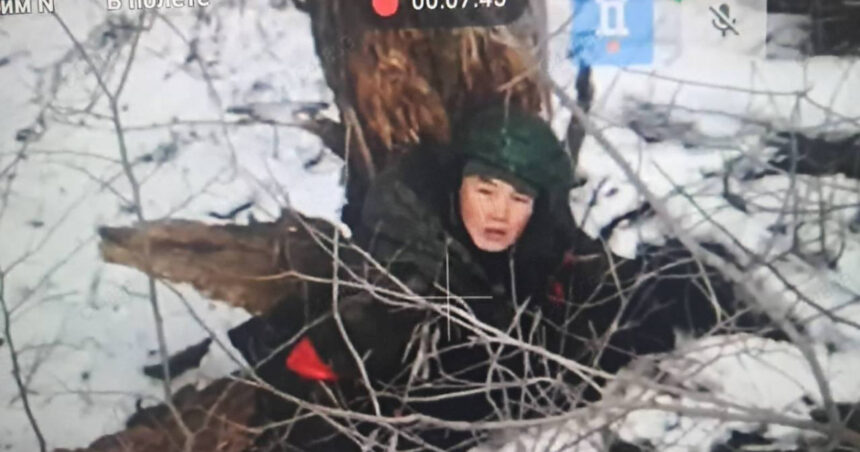 „Cum să te aperi și să ademenești dronele ucrainene: Notițele unui soldat nord-coreean din regiunea Kursk” 1 cum sa te aperi si sa ademenesti dronele ucrainene notitele unui soldat nord coreean din regiunea kursk 676e35cf932ff