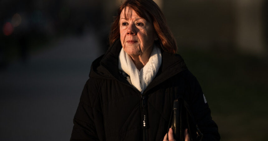 „Curajul ei a mișcat lumea întreagă”: Gisele Pelicot, omagiată de președintele Macron și alți politicieni, la finalul procesului. 1 curajul ei a miscat lumea intreaga gisele pelicot omagiata de presedintele macron si alti politicieni la finalul procesului 67658b3309b50