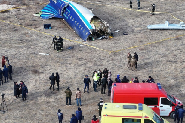 cutiile negre ale avionului azerbaijan airlines prabusit in kazahstan au fost recuperate ce se stie despre accidentul aviatic 676e67b578d77