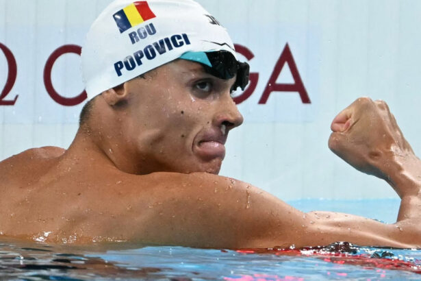 david popovici nominalizat pentru titlul de cel mai bun inotator european al anului alti doi sportivi sunt pe lista la high diving 676293c662174