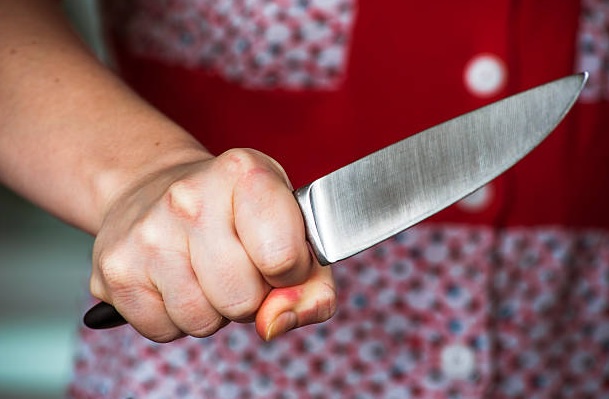 declaratiile fratelui femeii care si a injunghiat concubinul din gelozie la cumpana bause trei bidoane cu bere de 2 litri fiecare 675785fa31484