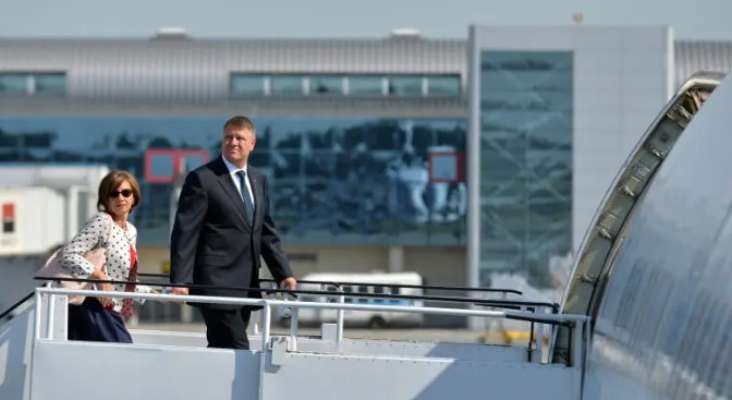 USR solicită demiterea conducerii SRI și arestarea lui Iohannis pentru înaltă trădare! 1 din usr se cere demiterea conducerii sri si arestarea lui iohannis pentru inalta tradare 67530e6d23f07