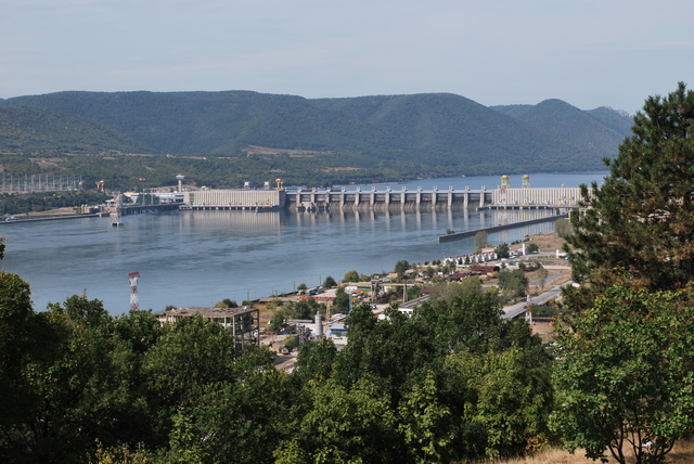 Hidroelectrica intenționează să reabiliteze transformatorul vechi de 55 de ani al agregatului 5 de la Porțile de Fier 1, care a luat foc. 1 document hidroelectrica vrea sa reabiliteze in fabrica transformatorul vechi de 55 de ani al agregatului 5 de la portile de fier 1 care a luat foc 674e932ac816f