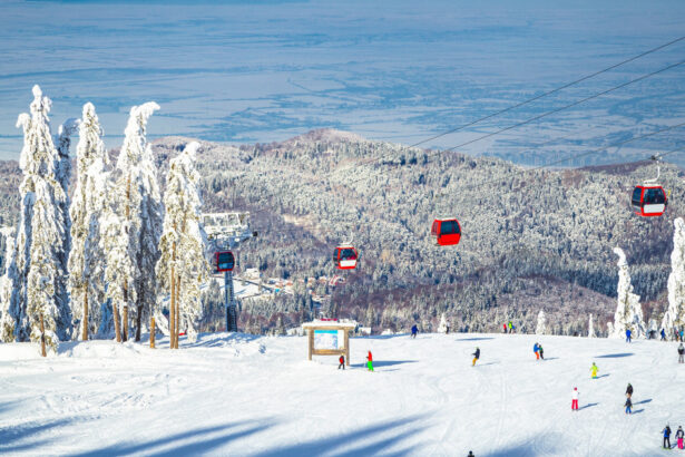 domeniul schiabil din sinaia a fost inchis in ziua de craciun din cauza viscolului vantul bate cu 100 km h 676c0741a1e1b