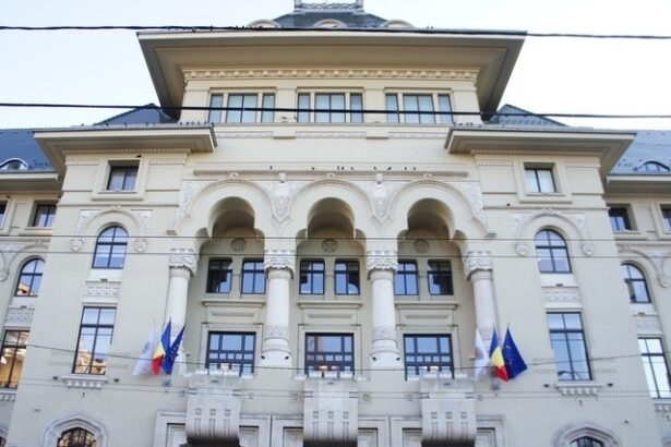 doua oferte depuse la primaria capitalei pentru un imprumut de aproape 300 milioane lei destinat refinantarii datoriei locale 676a50d9363c6
