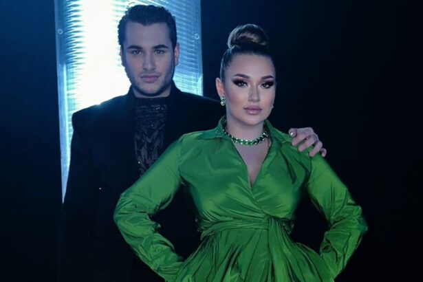 el poarta sacouri de 5 lei ea se imbraca in mii de euro cum au fost surprinsi in club vladimir tataru fost concurent romanii au talent si iubita lui 67518138d52b0
