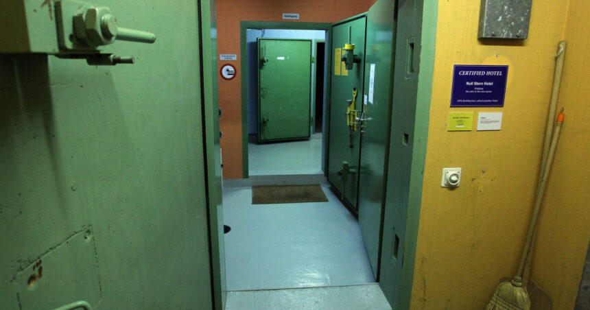 Elveția își propune renovarea buncărelor antiatomice, asigurând fiecărui cetățean un loc rezervat într-un adăpost nuclear. 1 elvetia vrea sa si renoveze buncarele antiatomice fiecare cetatean are un loc rezervat intr un adapost nuclear 675c472371b9a