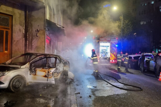 explozie urmata de incendiu violent un autoturism a ars complet in cluj proprietarul suferind arsuri totul a pornit de la o cearta 6771a53e1cb88
