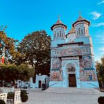 Femeie lovită cu pumnul în curtea bisericii Adormirea Maicii Domnului. Inculpatul a fost achitat, iar apelul este amânat pentru anul viitor. 3 femeie lovita cu pumnul in curtea bisericii adormirea maicii domnului inculpatul achitat apelul amanat pentru anul viitor 6761015d59f2b