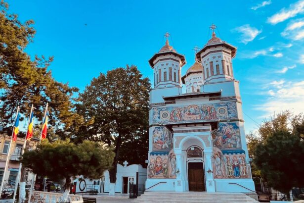 femeie lovita cu pumnul in curtea bisericii adormirea maicii domnului inculpatul achitat apelul amanat pentru anul viitor 6761015d59f2b