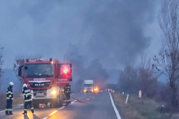 foto accident cu doua autocisterne una incarcata cu gpl pompierii intervin cu 11 autospeciale inculsiv cea pentru transport roboti s a dat ro alert 676984c4594b6