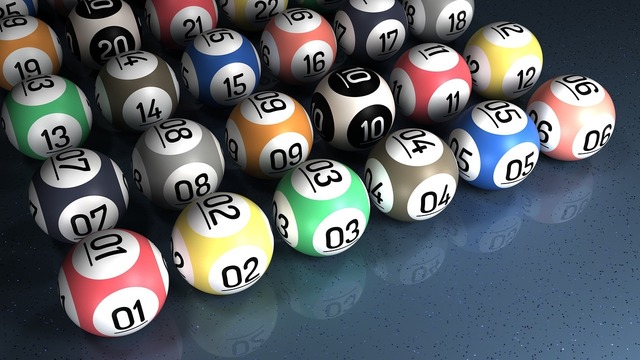 Câștigătoarea marelui premiu la Loto 6/49 a venit să încaseze banii. 1 foto castigatoarea marelui premiu la loto 6 49 a venit sa ridice banii 6760078a30bda
