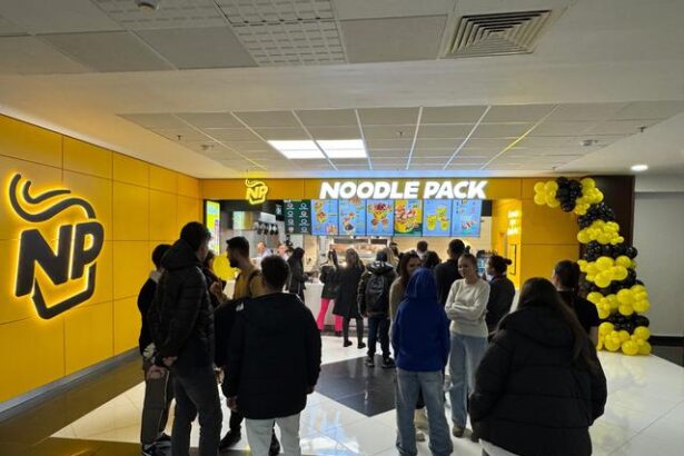 foto daniel tisea co fondator noodle pack traficul in mall a cazut e o lupta de supravietuire tiktok ul influenteaza foarte mult muncesti sa dai procent la stat sa dai la delivery te uiti pe ma 6768ae6b387e6
